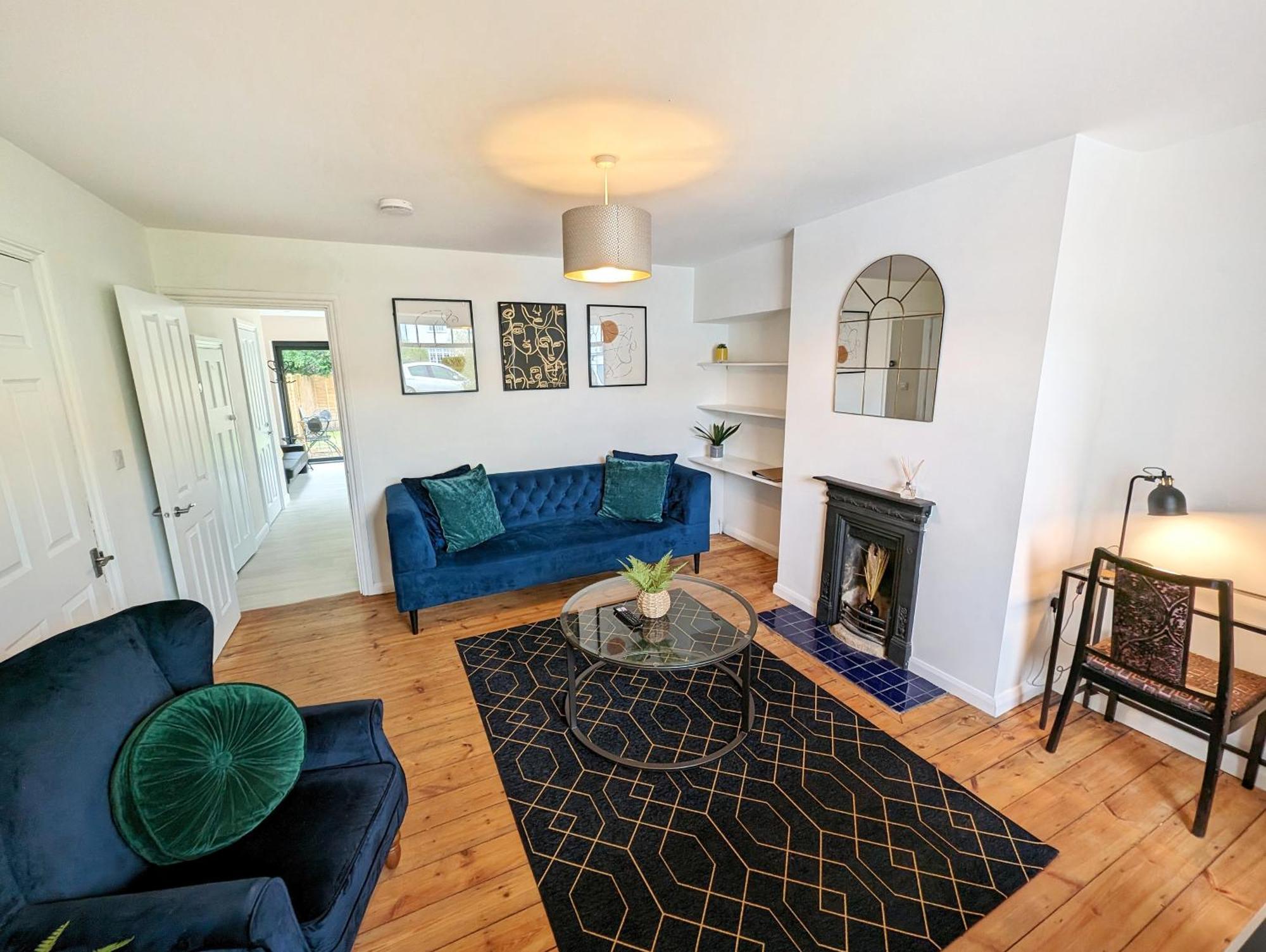 Central Cambridge, Charming 3-Bed House With Free Parking! 外观 照片