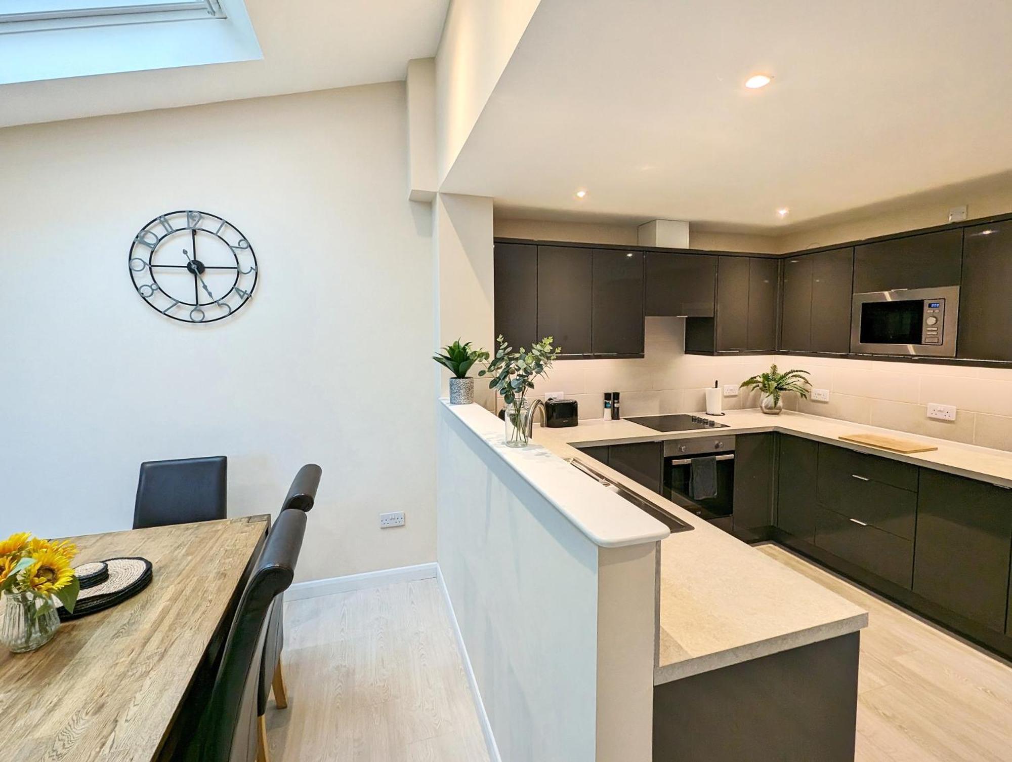 Central Cambridge, Charming 3-Bed House With Free Parking! 外观 照片